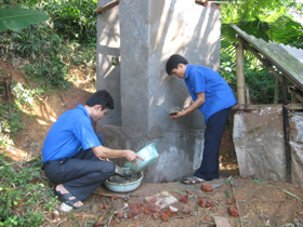 ĐVTN huyện Tân Lạc đã tham gia xây dựng được 422 nhà tiêu hợp vệ sinh.